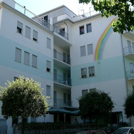 Albergo Arcobaleno Соттомарина Экстерьер фото
