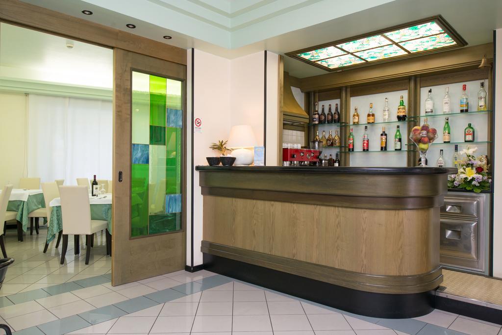 Albergo Arcobaleno Соттомарина Экстерьер фото