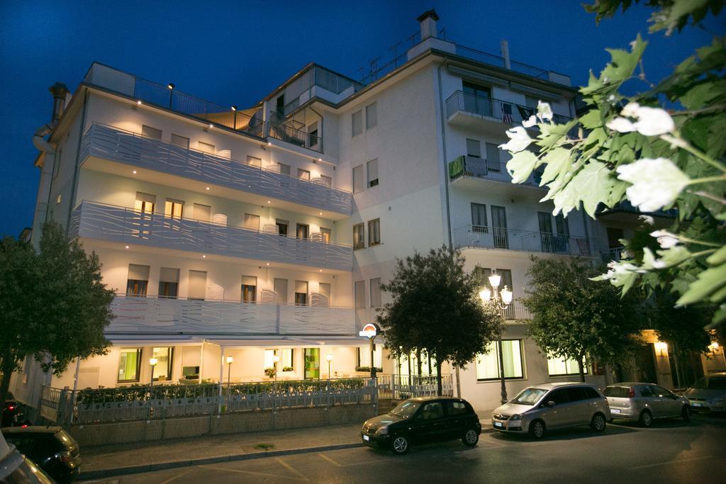 Albergo Arcobaleno Соттомарина Экстерьер фото